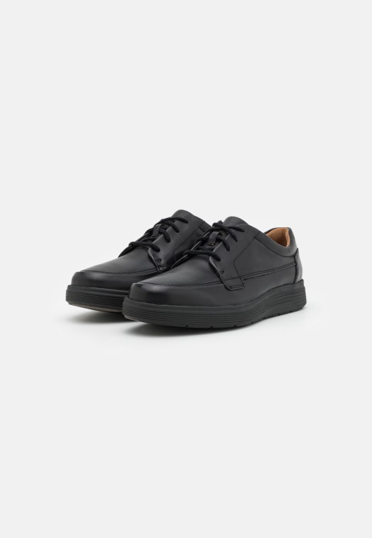 Zapatos Con Cordones Clarks Un Abode
