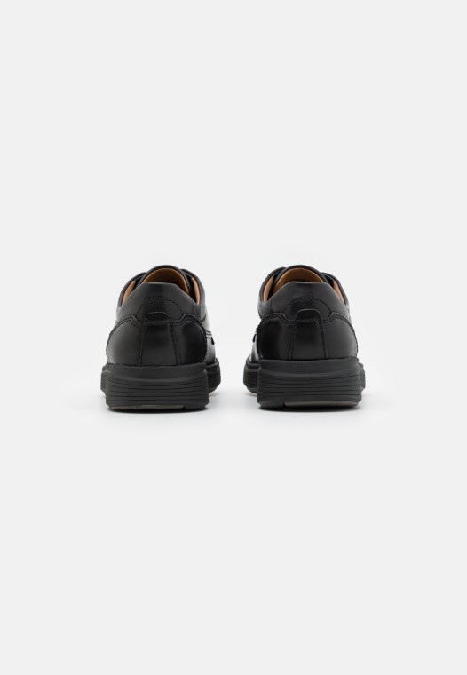 Zapatos Con Cordones Clarks Un Abode