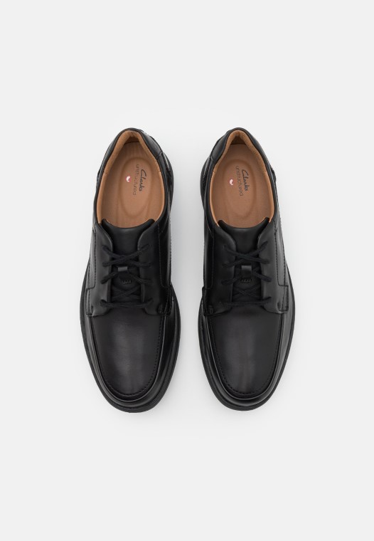 Zapatos Con Cordones Clarks Un Abode