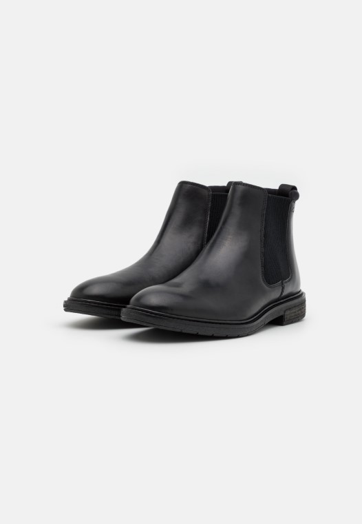 Negro Clarks Clarkdale Hall Clásico Botas