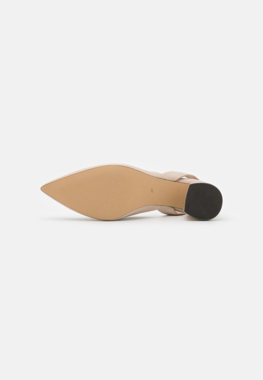 Tacos De Cuero Clasicos Beige Clarks