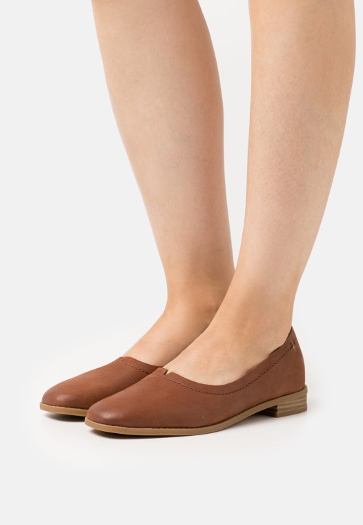 Zapatillas Sin Cordones Pure Walk Clarks Marrón Oscuro Lea
