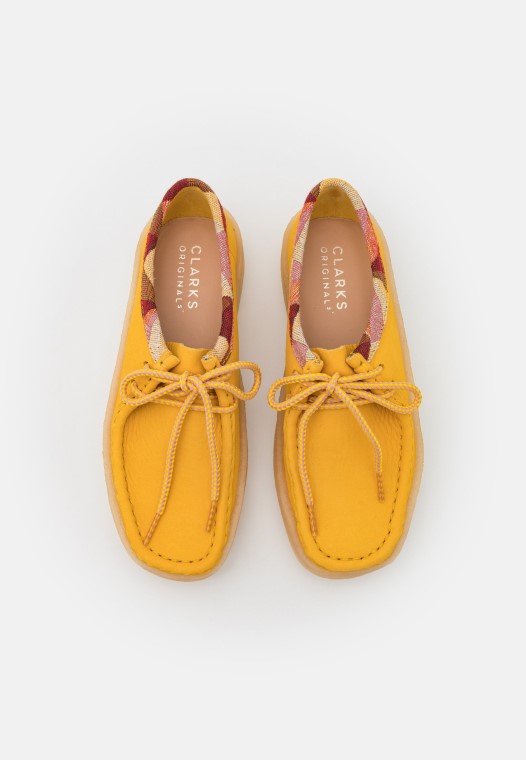Mocasines De Copa Wallabee Clarks Amarillos