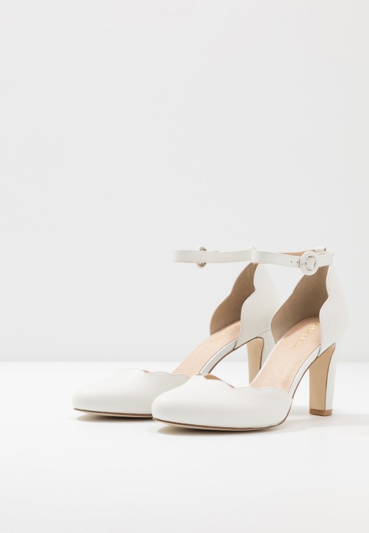 Bombas De Cuero Clarks Tacones Altos Blanco