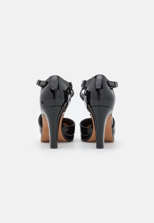 Moda Tacones Altos Clarks Negros