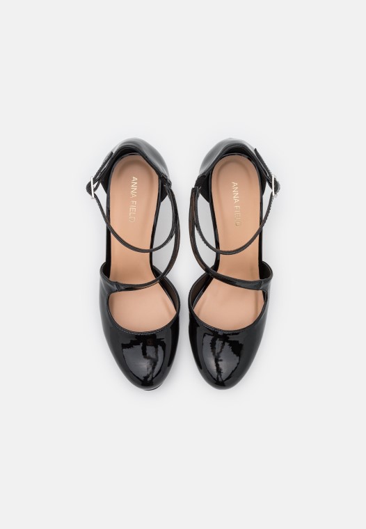 Moda Tacones Altos Clarks Negros