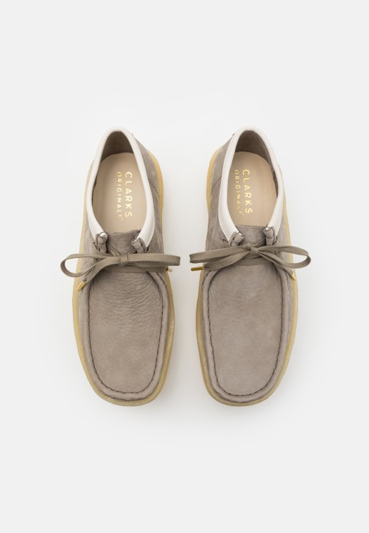 Wallabee Cup Casual Con Cordones Gris Clarks