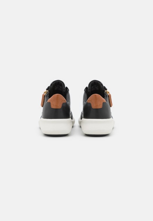 Zapatillas Rio Zip Negro Clarks