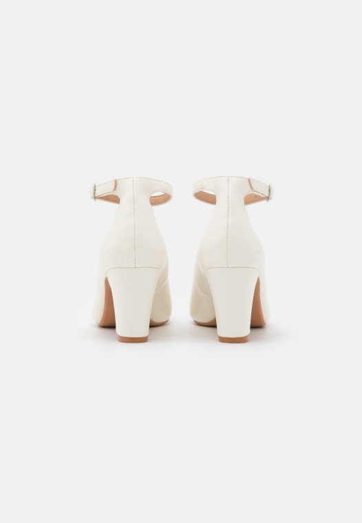 Tacones Clasicos Blancos Clarks