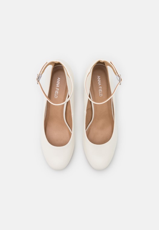Tacones Clasicos Blancos Clarks
