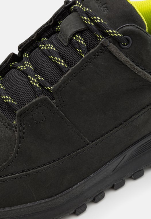 Zapatillas Clarks Trek Run Negras