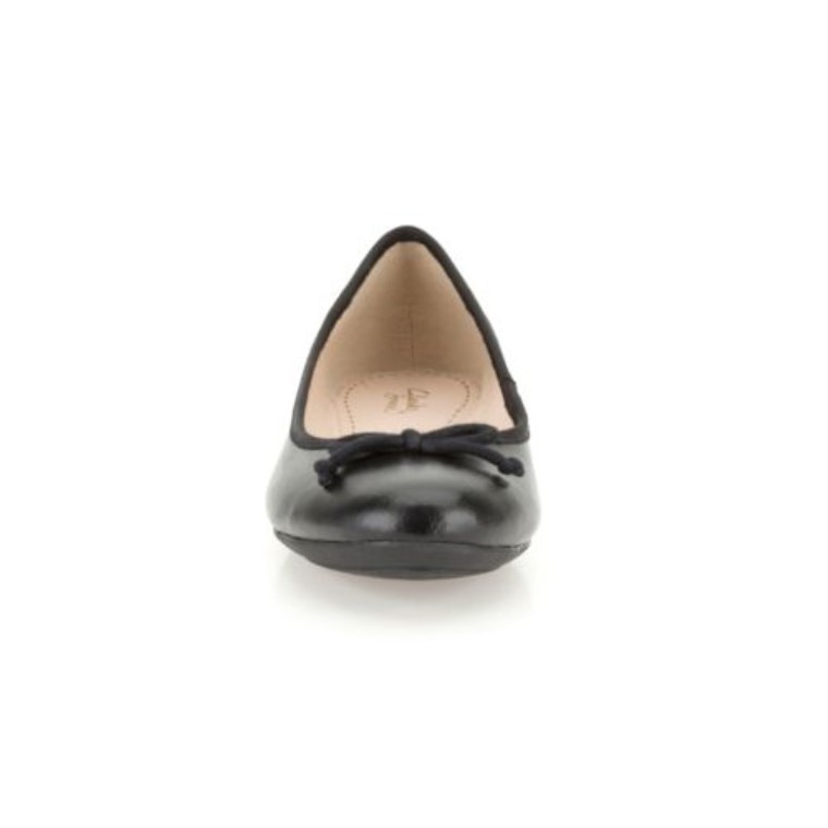 Paseo En Clarks Carrusel En Cuero Negro