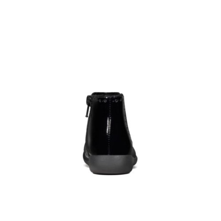 Charol Negro Clarks Grabado Forma Inf G Ajuste
