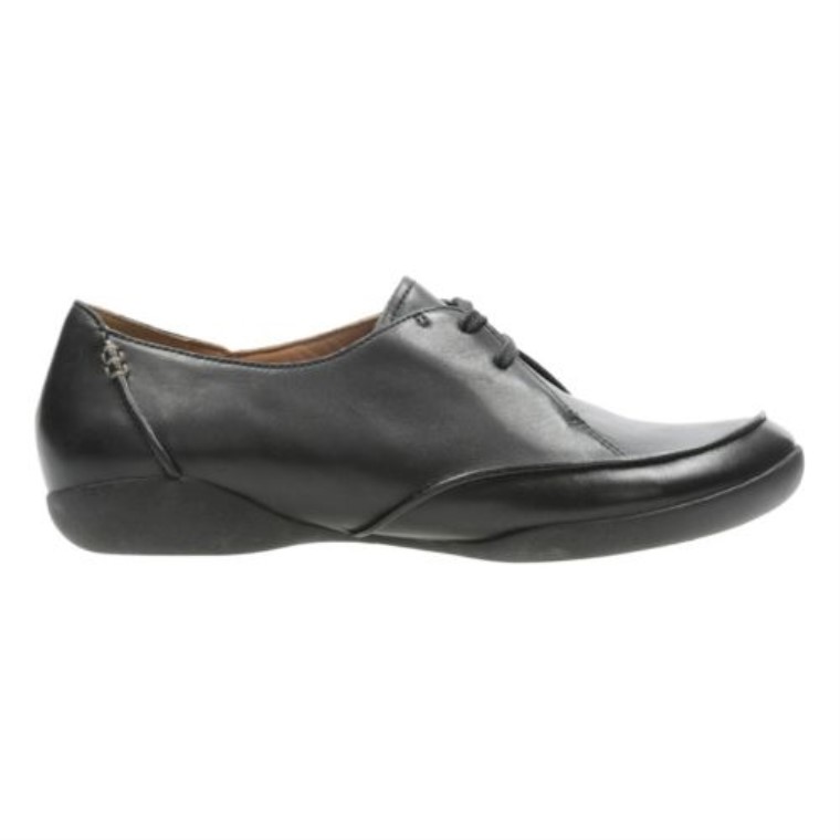 Clarks Cuero Negro Felicia Vale