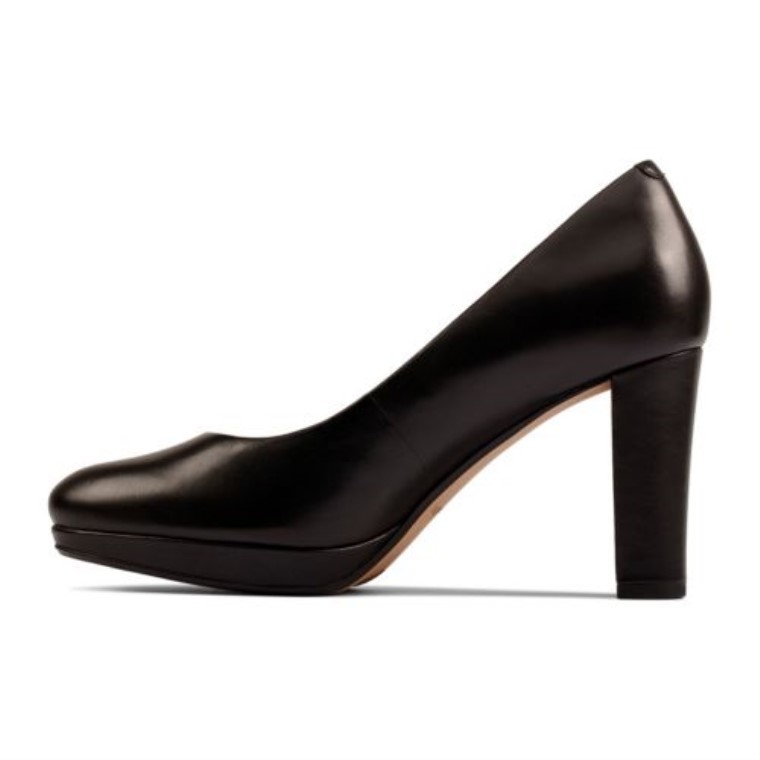 Kendra Sienna Negro Clarks