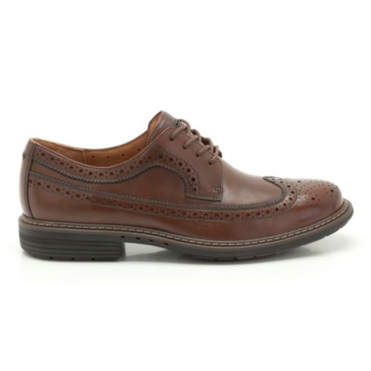 Tan Clarks Un Limit