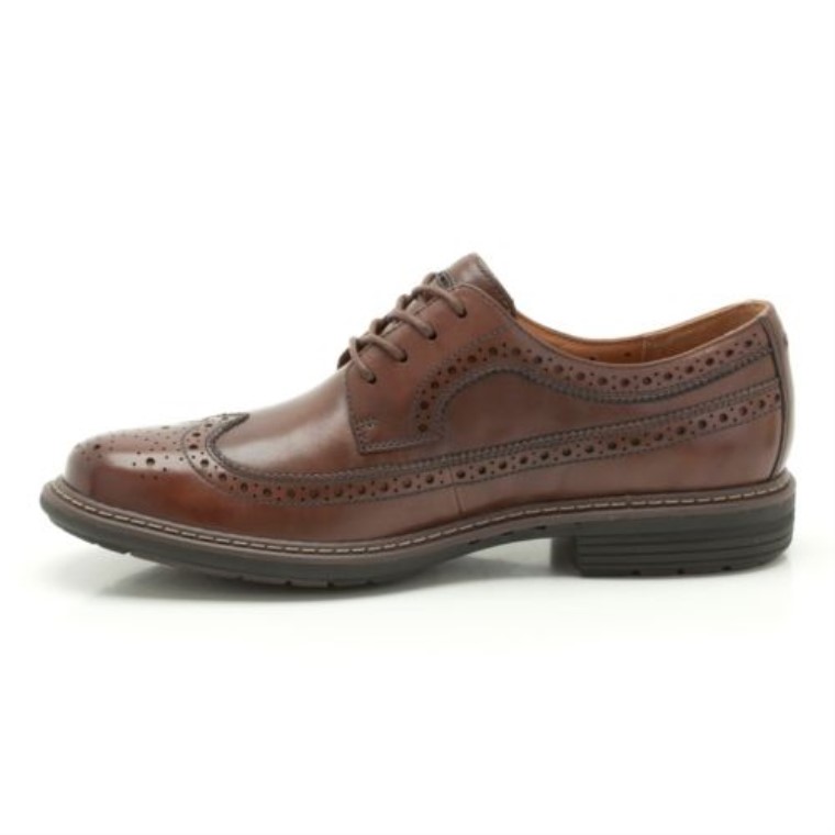 Tan Clarks Un Limit