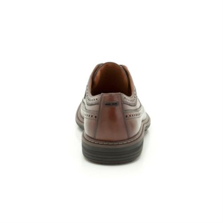 Tan Clarks Un Limit