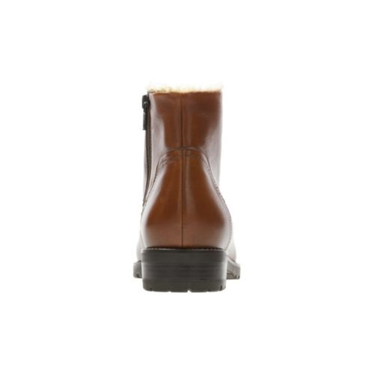 Tan Magirics Miel Clarks