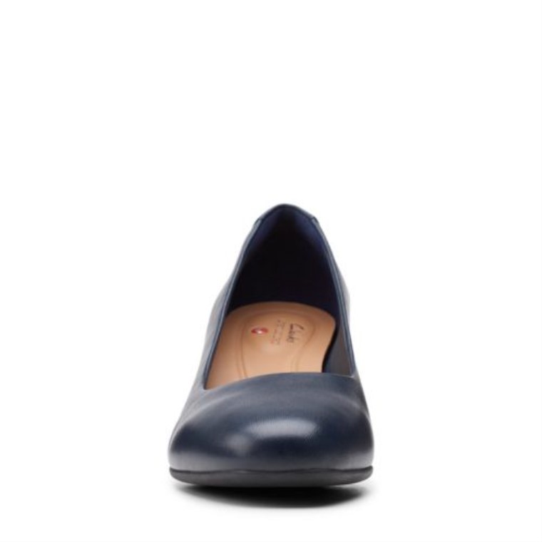 Un Cosmo Vestido Azul Marino Cuero Clarks