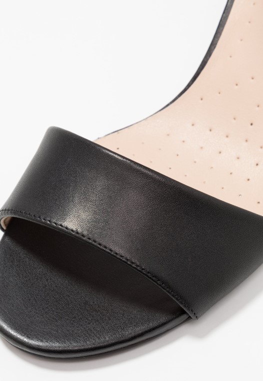Sandalias Deva Mae Negras Clarks