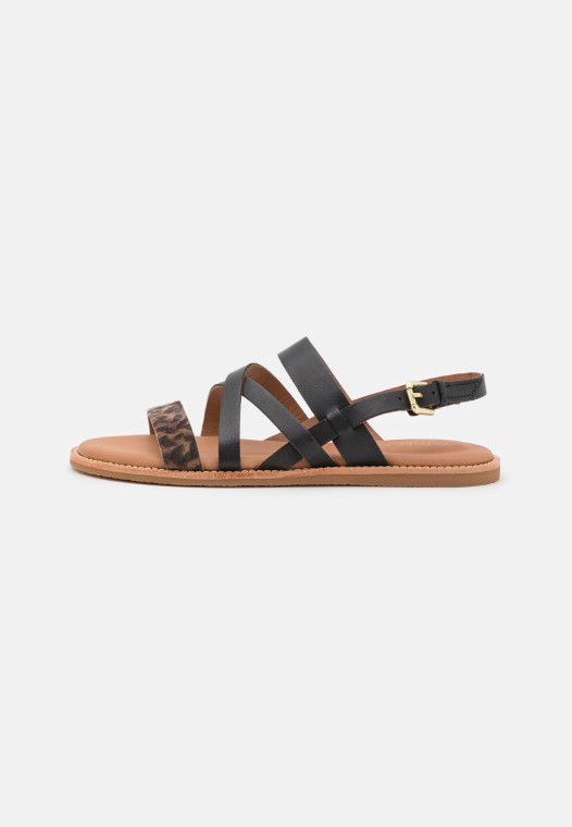 Sandalias Negras Clarks Karsea Para El Sol