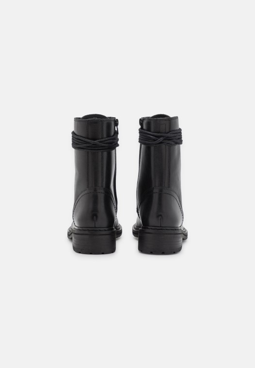 Botines Negros Con Cordones Tilham Lace Clarks