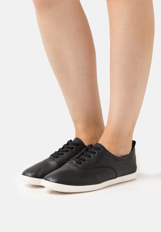 Negro Ace Lite Corbata Casual Con Cordones Clarks