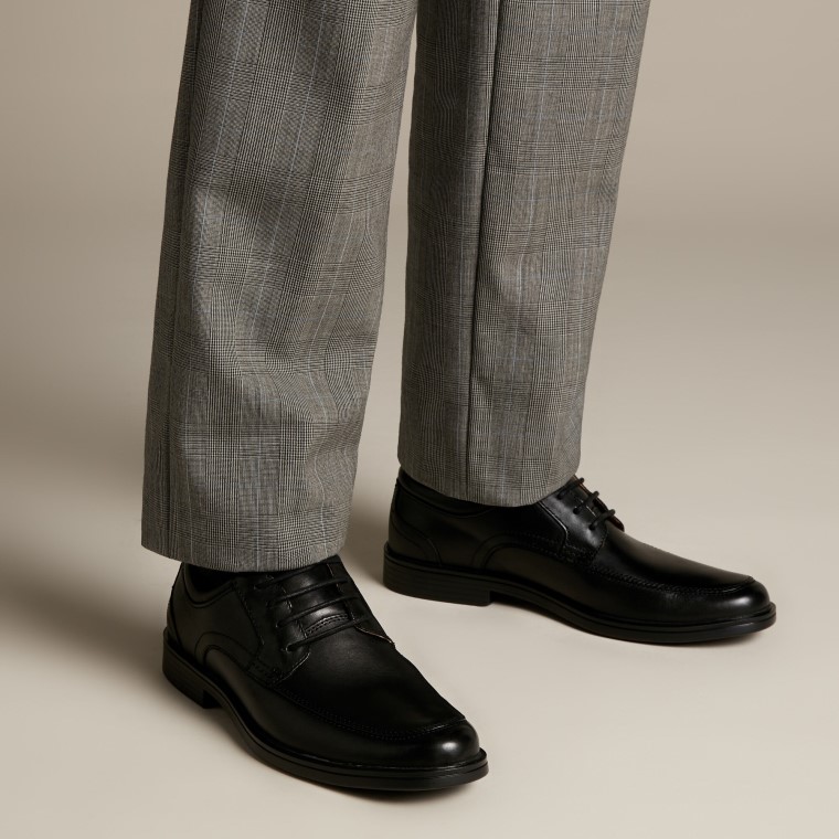 Un Aldric Park Clarks Cuero Negro