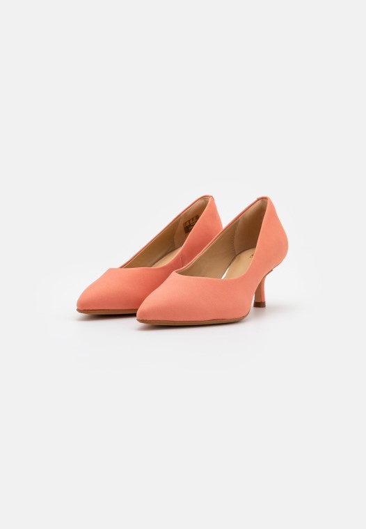 Clarks Violet Court Tacones Clásicos Coral Claro