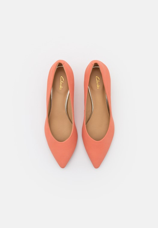 Clarks Violet Court Tacones Clásicos Coral Claro