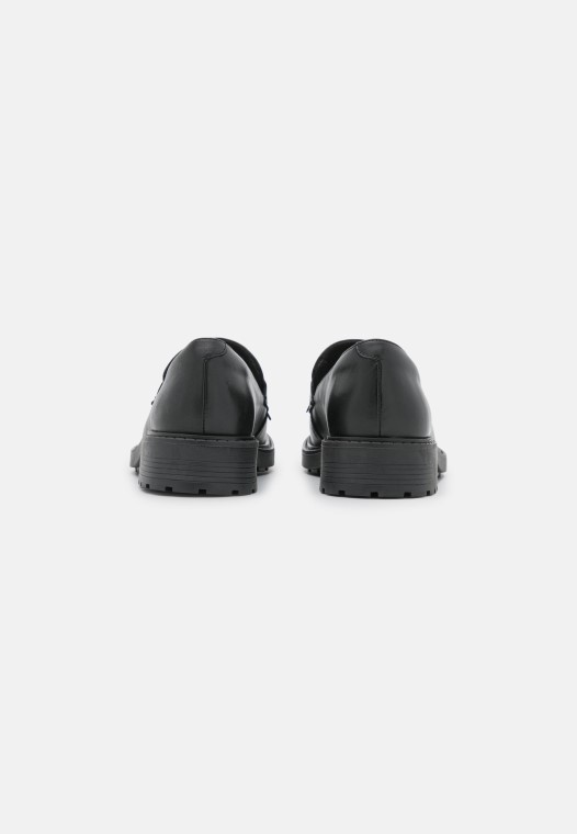 Mocasines Orinoco Slip-ons Clarks Brillo Negro