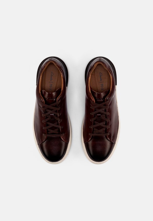 Zapatillas Clarks Court Lite Con Cordones Tostado Oscuro