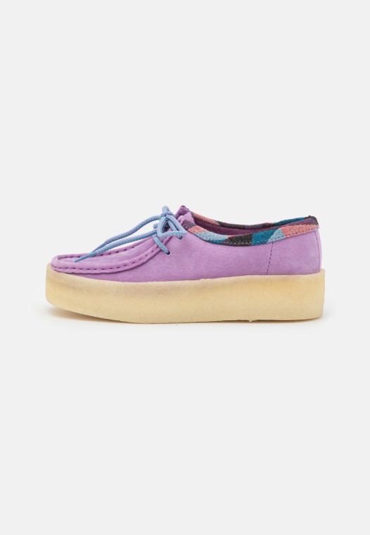 Zapatillas Sin Cordones De Copa Wallabee Violeta Claro Clarks